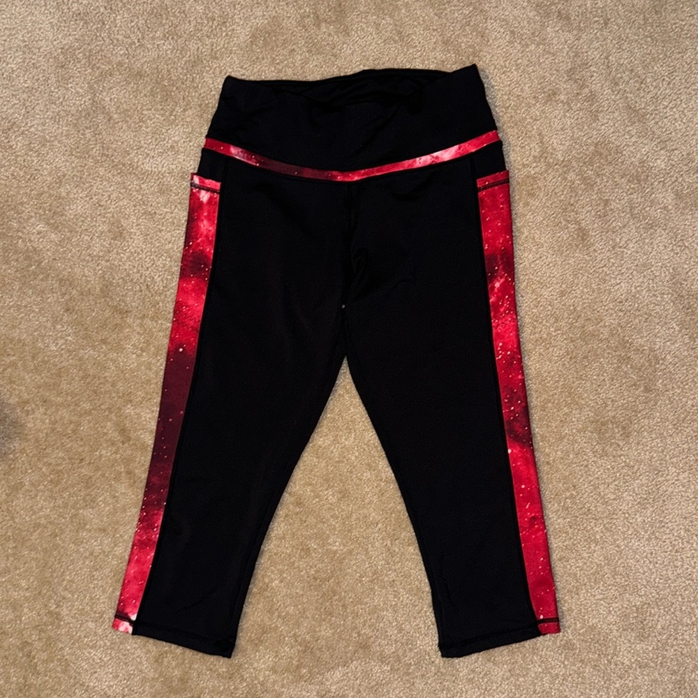 Leggings, Capri’s Style, Size L, Black & Red, EUC